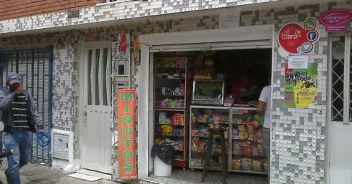 TIENDA EMPANADAS Y MINUTOS TIENDA EMPANADAS Y MINUTOS